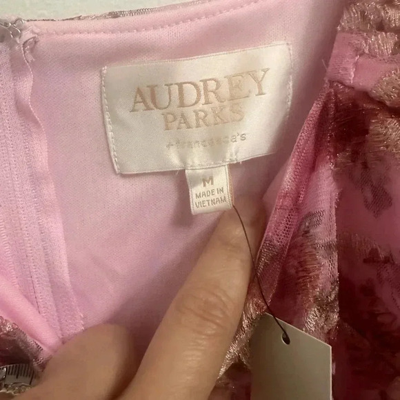 🌸🌸🌸PINK FLORAL MINI DRESS🌸🌸🌸 - Picture 5 of 8